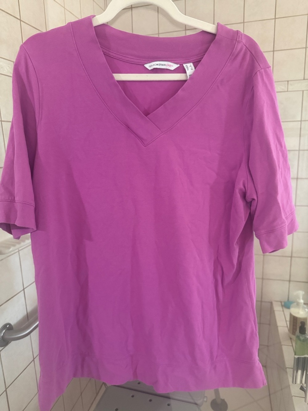 Isaac Mizrahi Women’s V-Neck Short Sleeve Top - Magenta